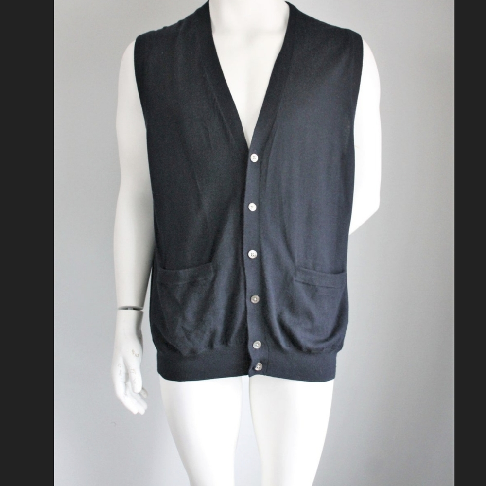 Burgundy and brown Paul Fredrick sweater vest. Size XXL.